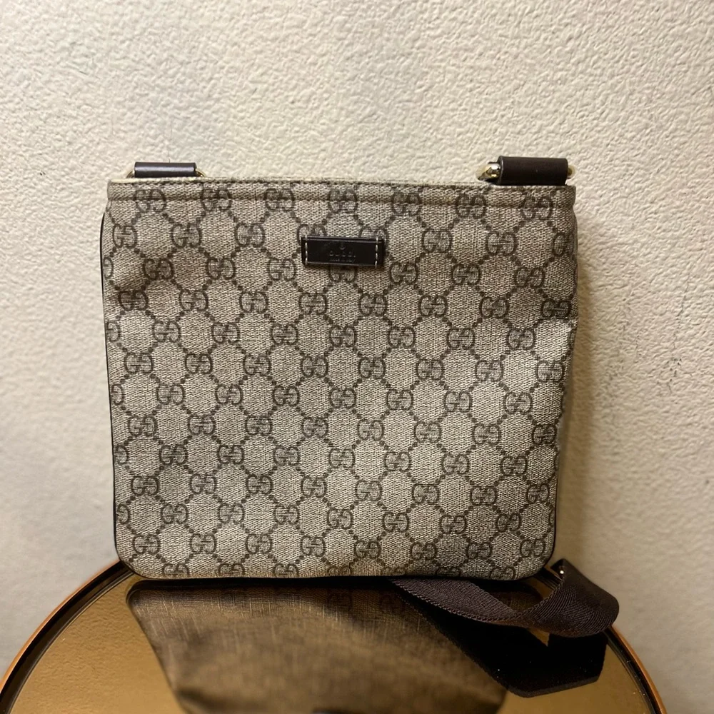Gucci Flat Messenger Small Zipper Crossbody